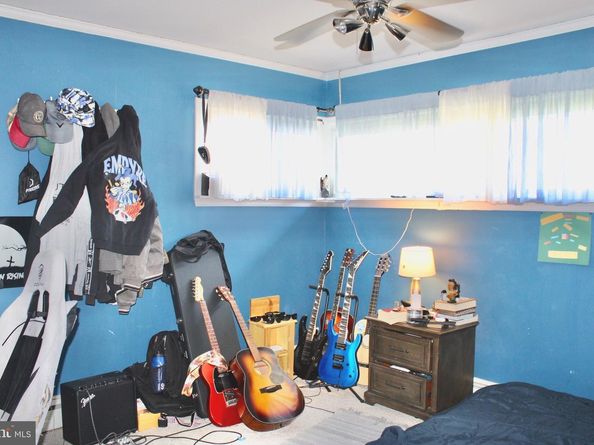 23 Crystal Place, Levittown PA 19057
