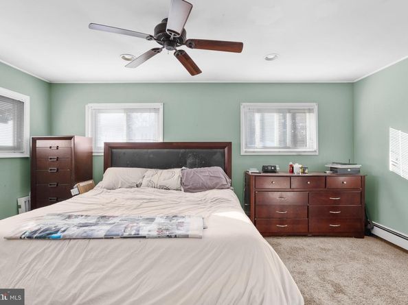 18 Harvest Road, Levittown PA 19056