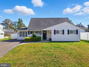 18 Harvest Road, Levittown PA 19056