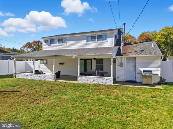 18 Harvest Road, Levittown PA 19056