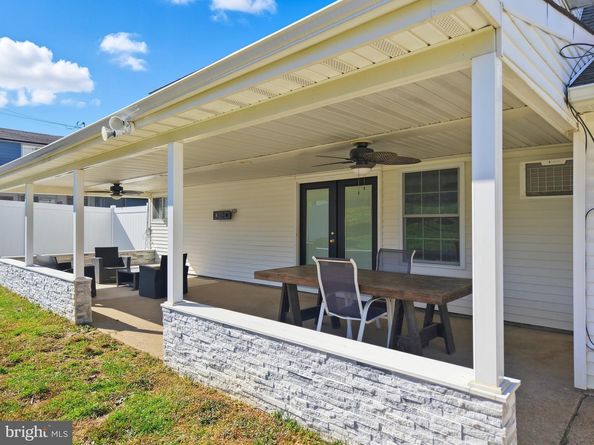 18 Harvest Road, Levittown PA 19056