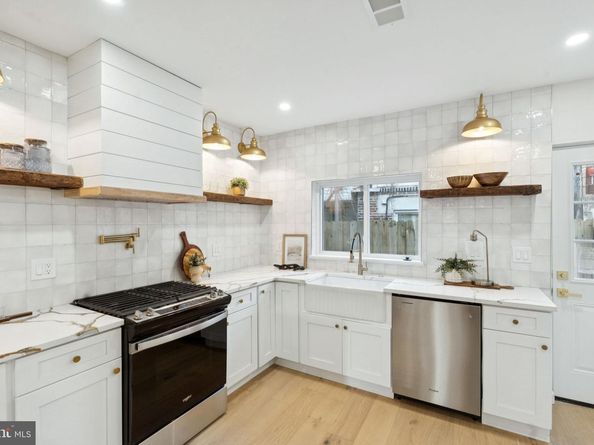 1645 S Mole Street, Philadelphia PA 19145