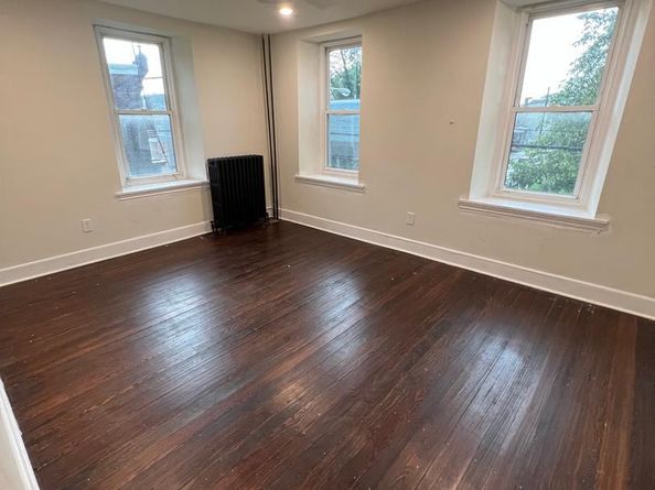332 W Queen Lane, Philadelphia PA 19144