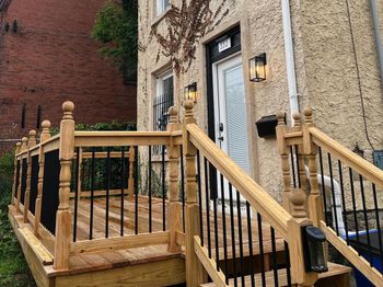 332 W Queen Lane