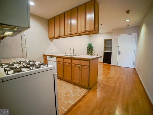 1100 Vine Street 403, Philadelphia PA 19107