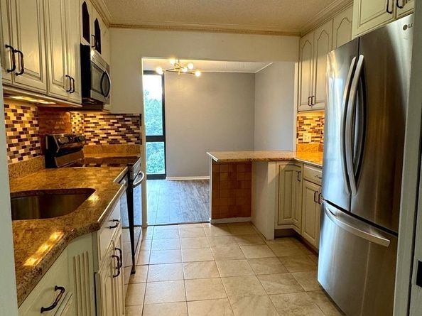 2300 Pimmit Drive 719, Falls Church VA 22043