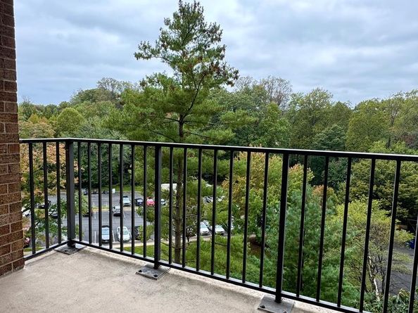 2300 Pimmit Drive 719, Falls Church VA 22043