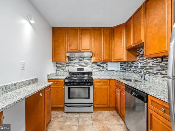 4600 S Four Mile Run Drive 1142, Arlington VA 22204