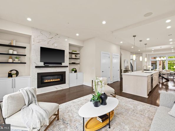 142 Winsome Circle, Bethesda MD 20814