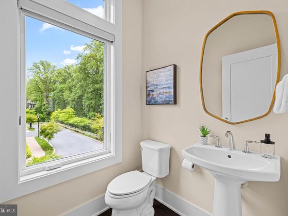 142 Winsome Circle, Bethesda MD 20814
