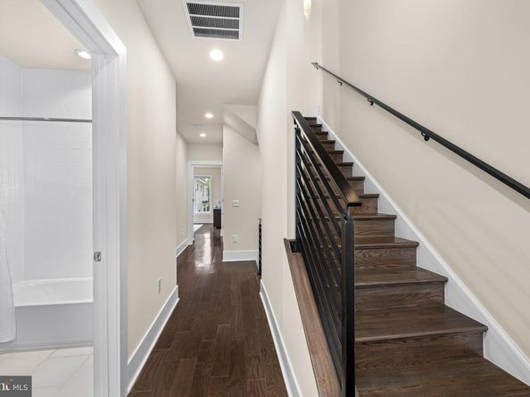 142 Winsome Circle, Bethesda MD 20814