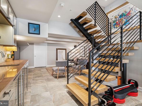 725 S 19TH Street, Philadelphia PA 19146