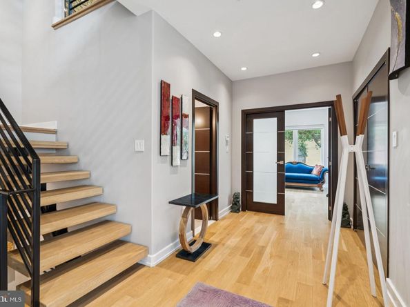 725 S 19TH Street, Philadelphia PA 19146