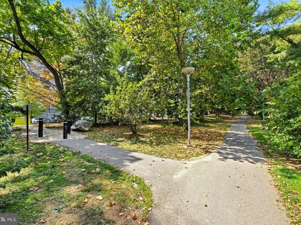 4977 Battery Lane 1717, Bethesda MD 20814