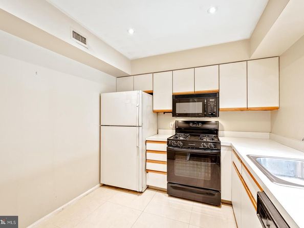504 Valley Glen Road, Elkins Park PA 19027