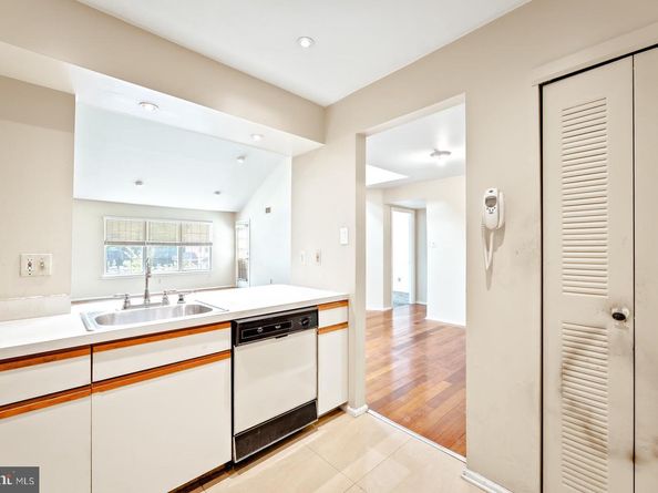 504 Valley Glen Road, Elkins Park PA 19027