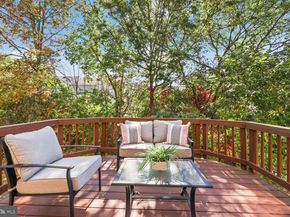23110 Blackthorn Square, Sterling VA 20166