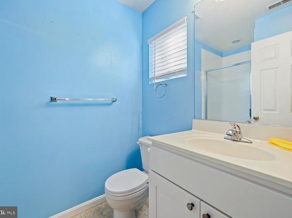 23110 Blackthorn Square, Sterling VA 20166