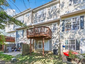 23110 Blackthorn Square, Sterling VA 20166