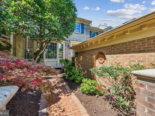 9420 Lost Trail Way, Potomac MD 20854