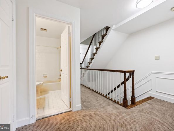 9420 Lost Trail Way, Potomac MD 20854