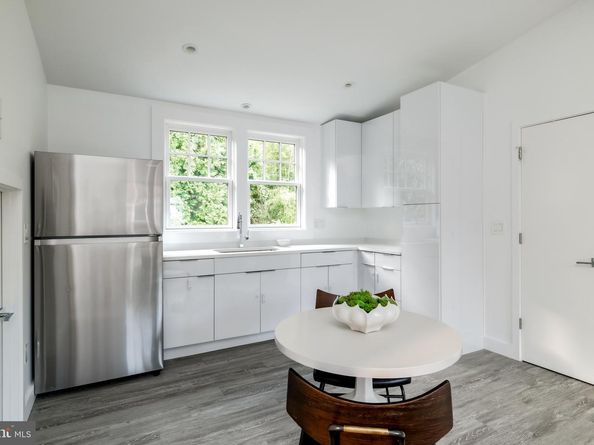2361 N Edgewood Street, Arlington VA 22207