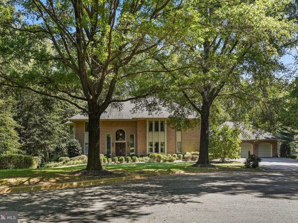 8805 Mary Mead Court, Potomac MD 20854