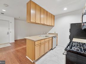 1100 Vine Street P211, Philadelphia PA 19107