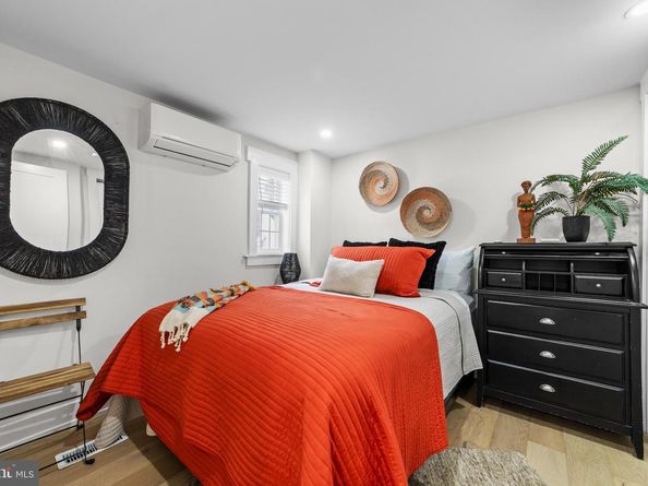 321 S Fawn Street, Philadelphia PA 19107