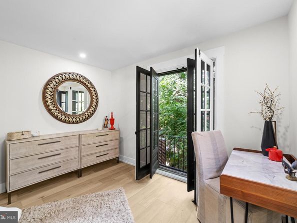 321 S Fawn Street, Philadelphia PA 19107