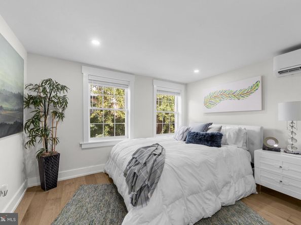 321 S Fawn Street, Philadelphia PA 19107