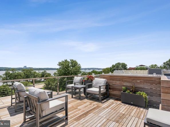 422 N Union Street, Alexandria VA 22314