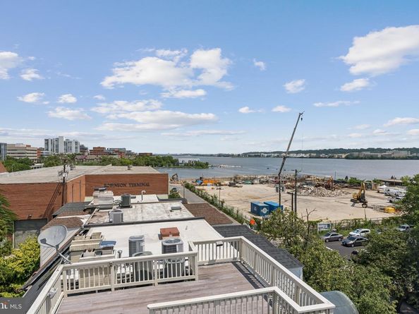 422 N Union Street, Alexandria VA 22314