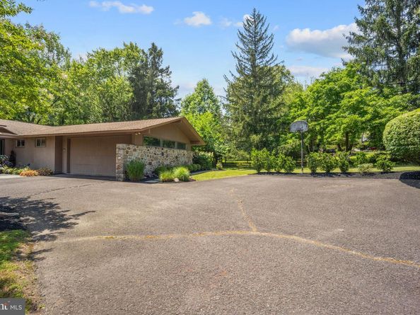 1255 Valley Hill Trail, Churchville PA 18966