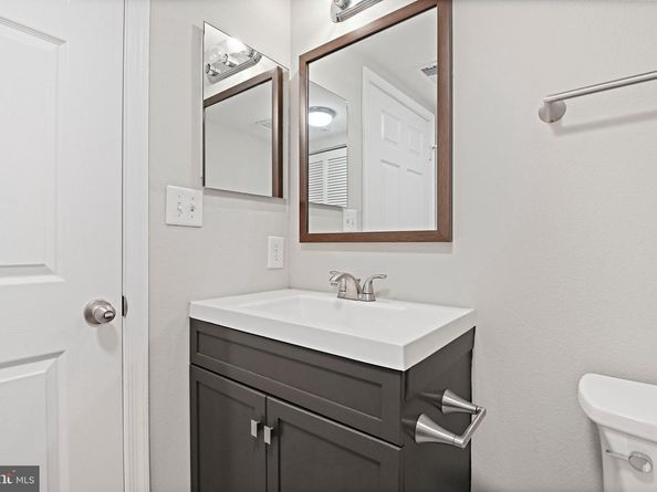13116 Marcey Creek Road 13116, Herndon VA 20171