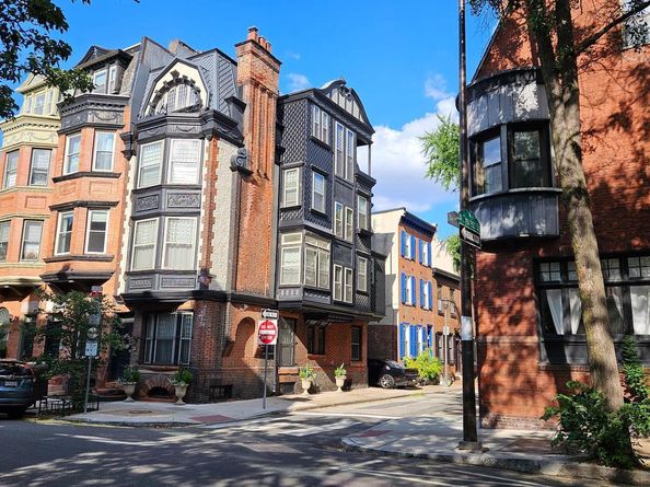 2040 Latimer Street, Philadelphia PA 19103