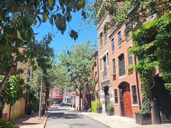 2040 Latimer Street, Philadelphia PA 19103