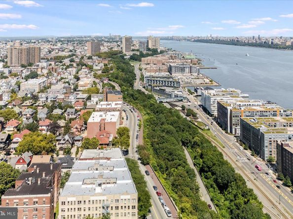851 John F. Kennedy Boulevard E E1, Weehawken NJ 07086