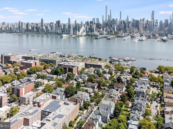 851 John F. Kennedy Boulevard E E1, Weehawken NJ 07086