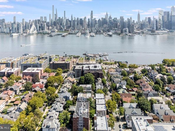 851 John F. Kennedy Boulevard E E1, Weehawken NJ 07086