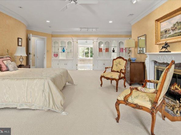 2401 Oakmont Court, Oakton VA 22124