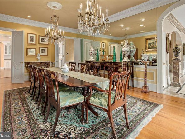 2401 Oakmont Court, Oakton VA 22124