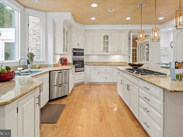 2401 Oakmont Court, Oakton VA 22124
