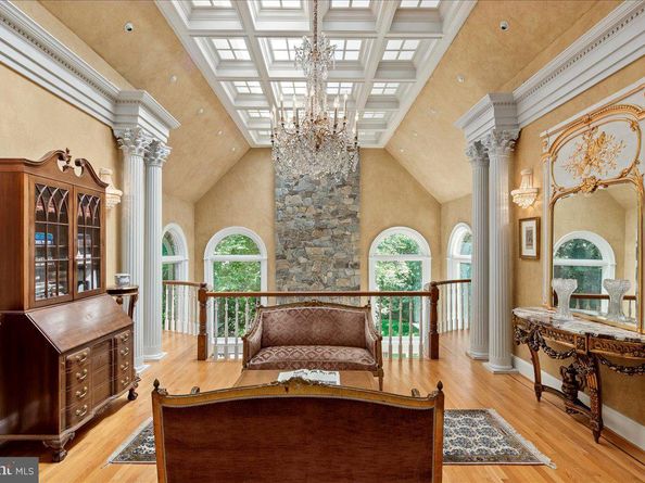2401 Oakmont Court, Oakton VA 22124