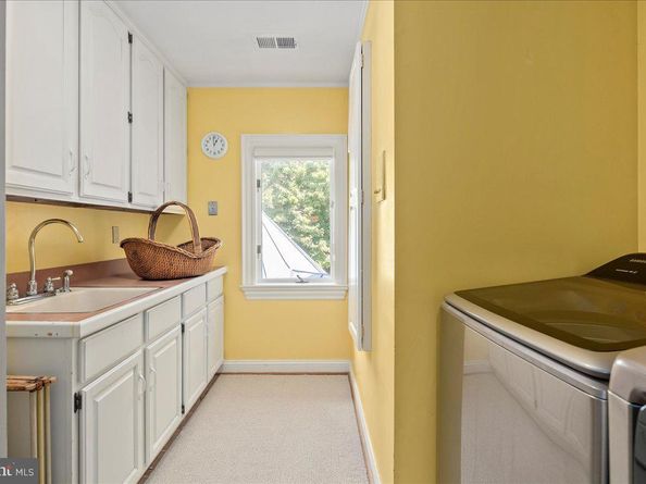 2401 Oakmont Court, Oakton VA 22124