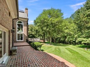 2401 Oakmont Court, Oakton VA 22124