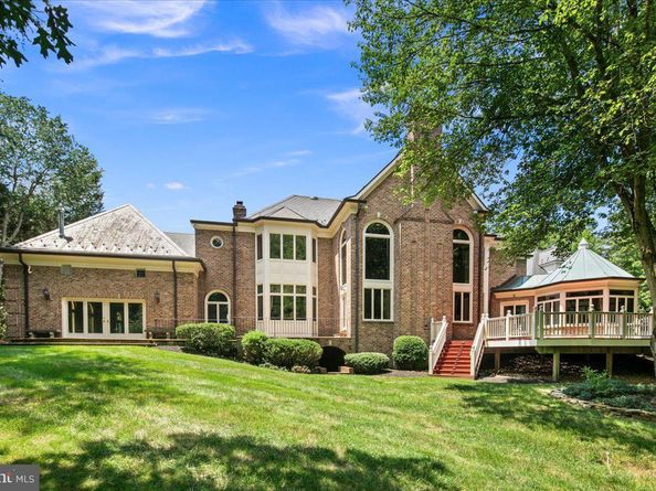 2401 Oakmont Court, Oakton VA 22124