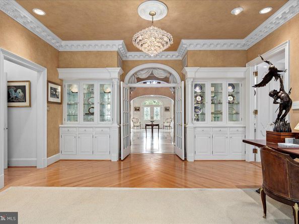 2401 Oakmont Court, Oakton VA 22124