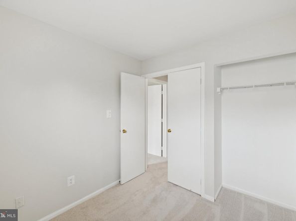187 Saint Johns Square, Sterling VA 20164