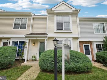 187 Saint Johns Square